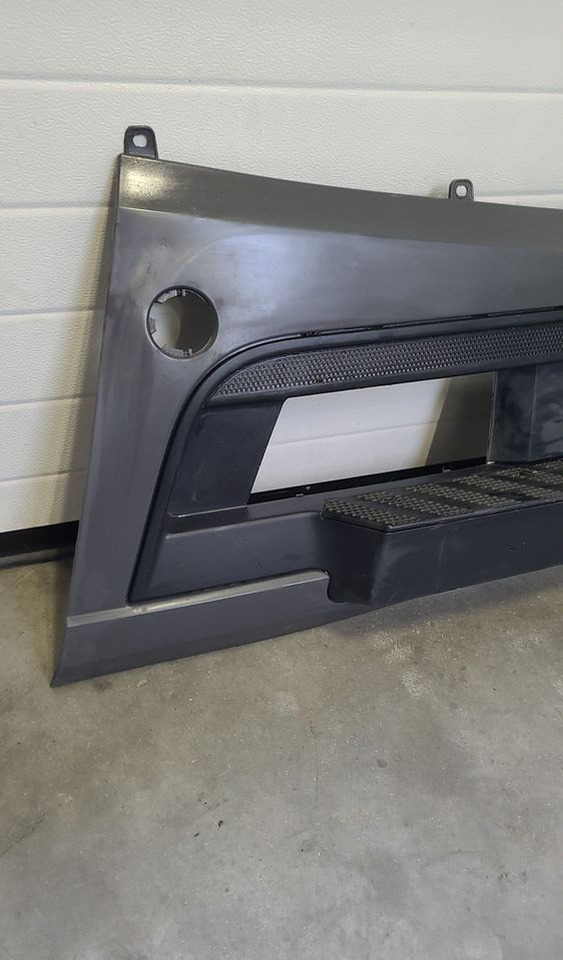 ZDERZAK MERCEDES ACTROS MP4 ORYGINAŁ - Parachoques para Camión: foto 2 ZDERZAK MERCEDES ACTROS MP4 ORYGINAŁ - Parachoques para Camión: foto 2