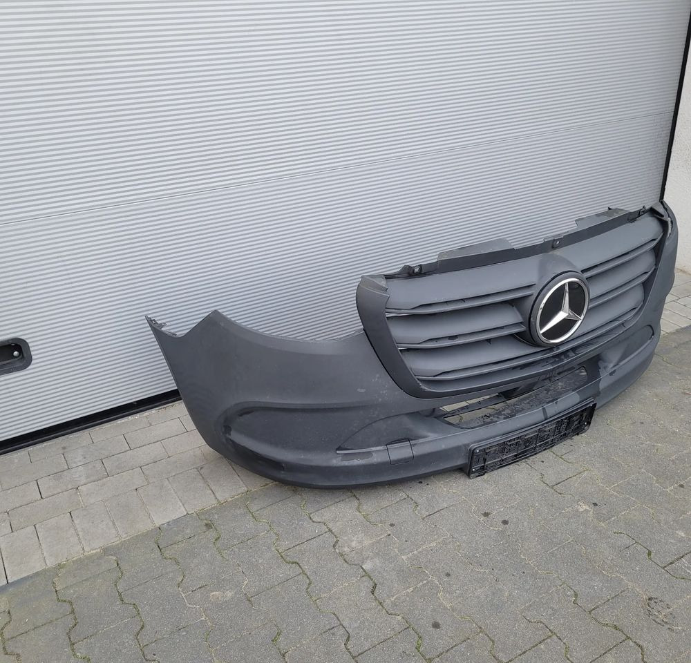 ZDERZAK MERCEDES E SPRINTER W907 - Carrocería y exterior para Camión: foto 4 ZDERZAK MERCEDES E SPRINTER W907 - Carrocería y exterior para Camión: foto 4