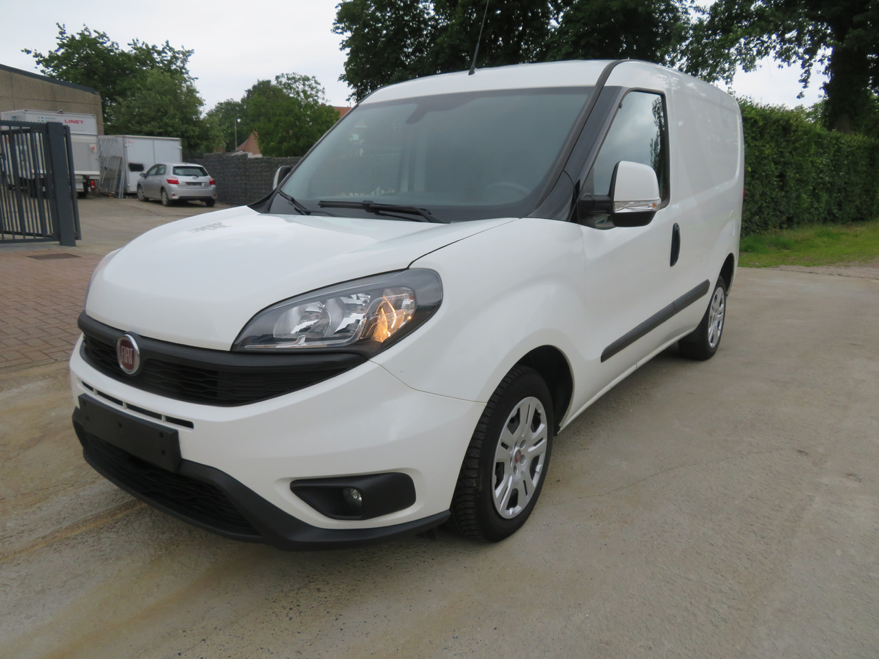 FIAT Doblo Cargo 1.6 Multijet - Furgoneta pequeña: foto 3 FIAT Doblo Cargo 1.6 Multijet - Furgoneta pequeña: foto 3