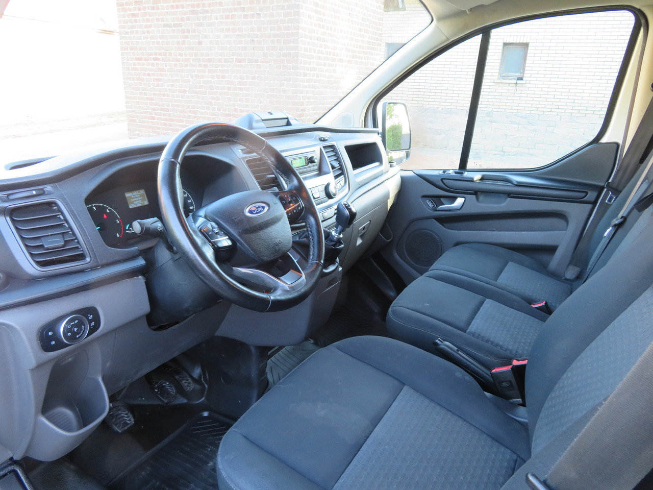 Furgoneta pequeña Ford Transit Custom 2.0 Trend: foto 11