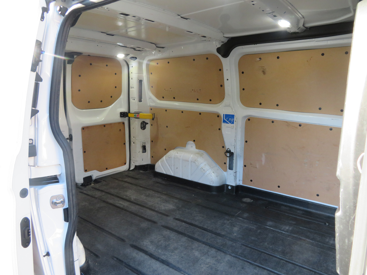 Furgoneta pequeña Ford Transit Custom 2.0 Trend: foto 9