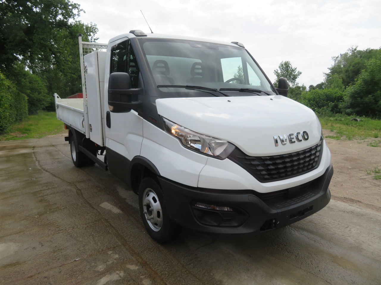 IVECO Daily 35C16 - 3.0 - Furgoneta basculante: foto 1 IVECO Daily 35C16 - 3.0 - Furgoneta basculante: foto 1