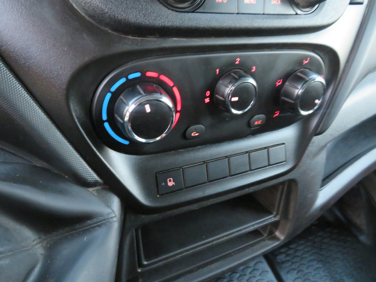 Leasing de Iveco Daily 35C16 3.0 Iveco Daily 35C16 3.0: foto 13