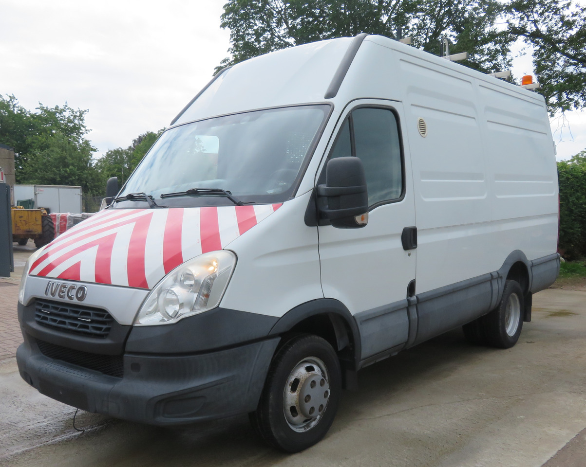 Iveco Daily 50C15 - 4X2 - Furgón: foto 3 Iveco Daily 50C15 - 4X2 - Furgón: foto 3