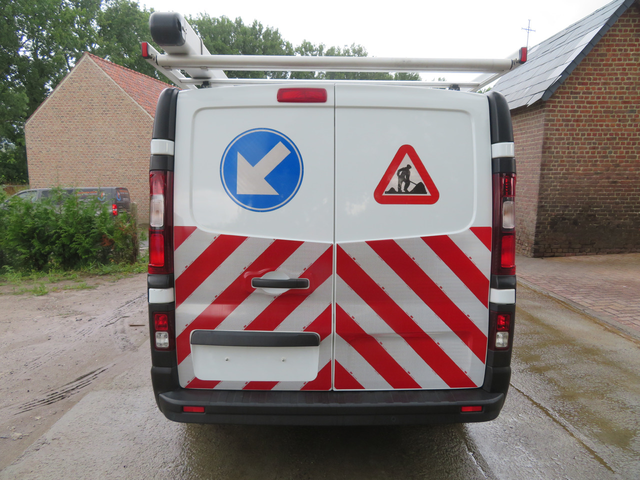 Furgoneta pequeña RENAULT Trafic 2.0dCi - L2H1: foto 6