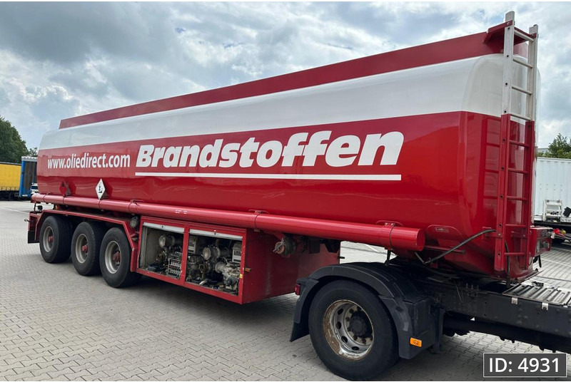 Burg BPO 16-28 / Fuel tanker / 47400L / 5 Comp / ADR, ADR - Semirremolque cisterna: foto 4 Burg BPO 16-28 / Fuel tanker / 47400L / 5 Comp / ADR, ADR - Semirremolque cisterna: foto 4