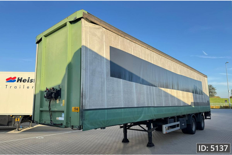 Pacton TBD.2 / DHOLLANDIA 2500kg / Steering axle - Semirremolque lona: foto 1 Pacton TBD.2 / DHOLLANDIA 2500kg / Steering axle - Semirremolque lona: foto 1