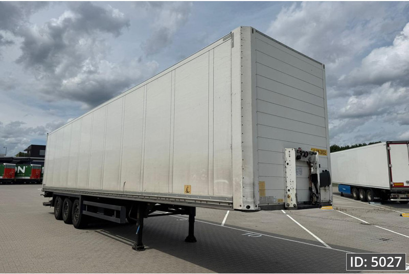 Schmitz Cargobull SCB/S3B / Disk brakes / Double stock / Taillift - Semirremolque caja cerrada: foto 4 Schmitz Cargobull SCB/S3B / Disk brakes / Double stock / Taillift - Semirremolque caja cerrada: foto 4