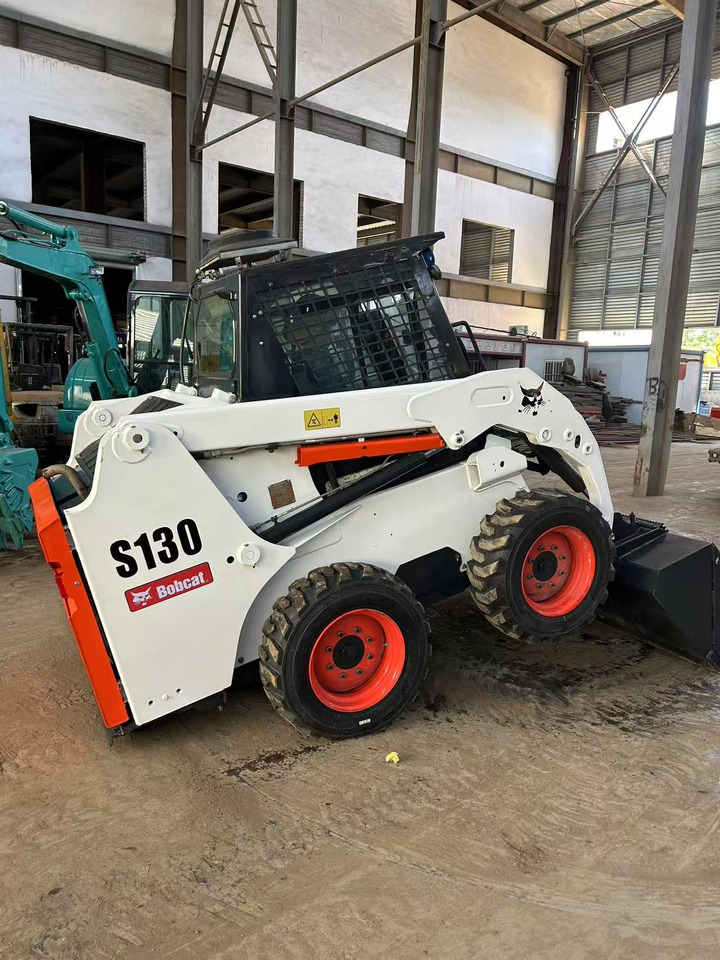 BOBCAT Skid Steer Loader S130 - Minicargadora: foto 3 BOBCAT Skid Steer Loader S130 - Minicargadora: foto 3