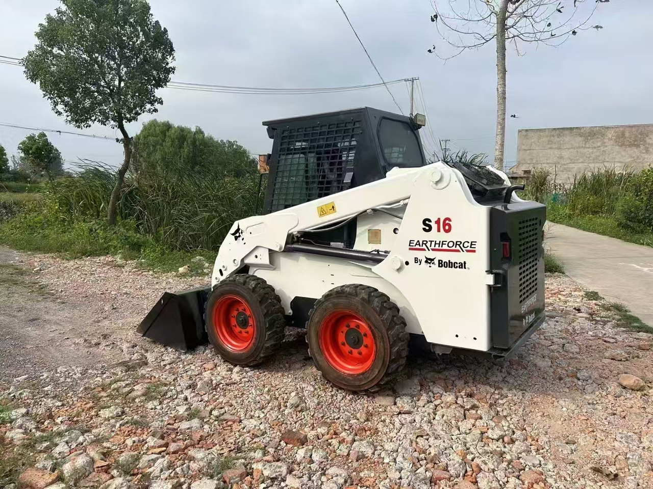 BOBCAT Skid Steer Loader S16 - Minicargadora: foto 4 BOBCAT Skid Steer Loader S16 - Minicargadora: foto 4