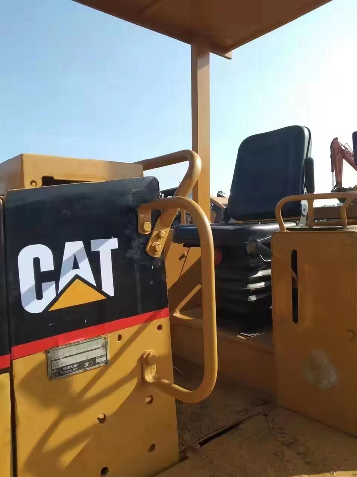 CAT D3C - Bulldozer: foto 4 CAT D3C - Bulldozer: foto 4