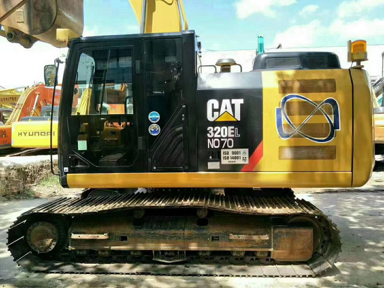 Excavadora de cadenas CATERPILLAR 320E: foto 1