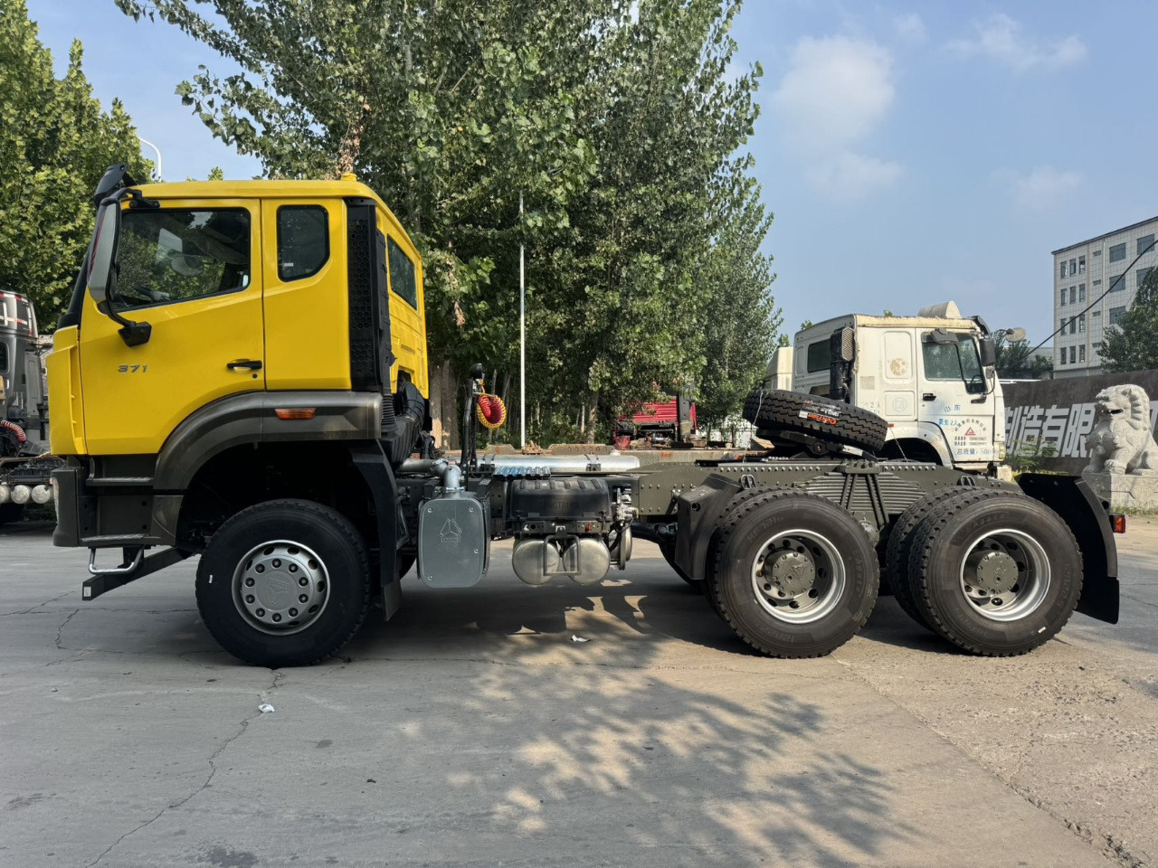 HOWO 371 HP Dump Truck Click Here for Discount - Cabeza tractora: foto 1 HOWO 371 HP Dump Truck Click Here for Discount - Cabeza tractora: foto 1