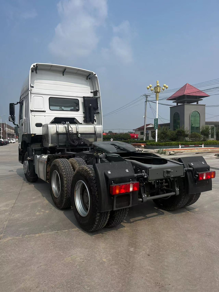 SINOTRUK HOWO Tractor 6*4 Click for Discount - Cabeza tractora: foto 4 SINOTRUK HOWO Tractor 6*4 Click for Discount - Cabeza tractora: foto 4