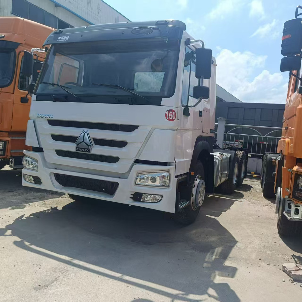 SINOTRUK HOWO Tractor Unit Right-hand Click for discount - Cabeza tractora: foto 1 SINOTRUK HOWO Tractor Unit Right-hand Click for discount - Cabeza tractora: foto 1