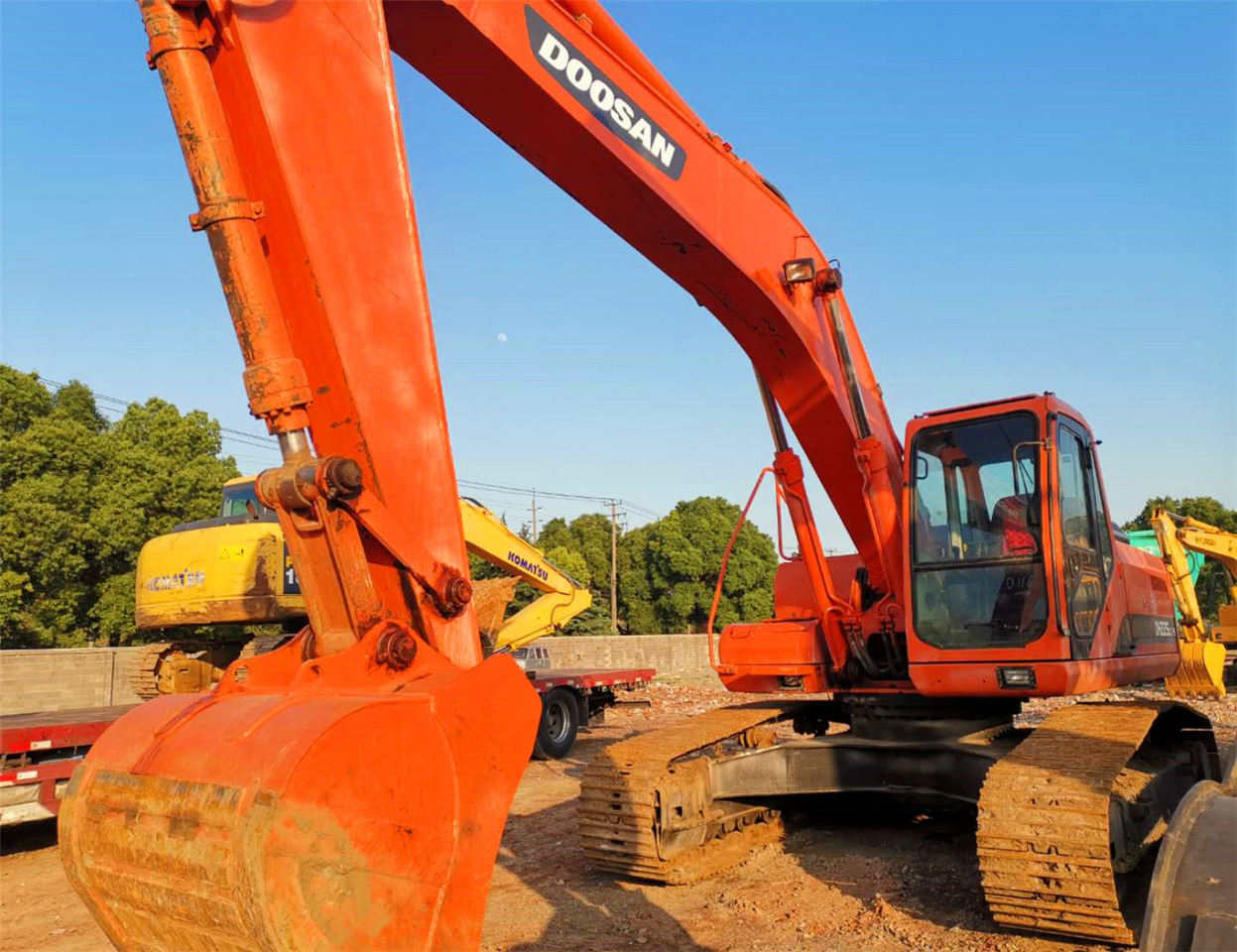 DOOSAN Crawler Excavator DH225 Click Here for Discount - Excavadora de cadenas: foto 4 DOOSAN Crawler Excavator DH225 Click Here for Discount - Excavadora de cadenas: foto 4