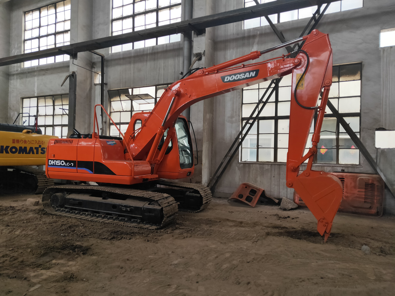 DOOSAN DH150LC-7 - Excavadora de cadenas: foto 2 DOOSAN DH150LC-7 - Excavadora de cadenas: foto 2