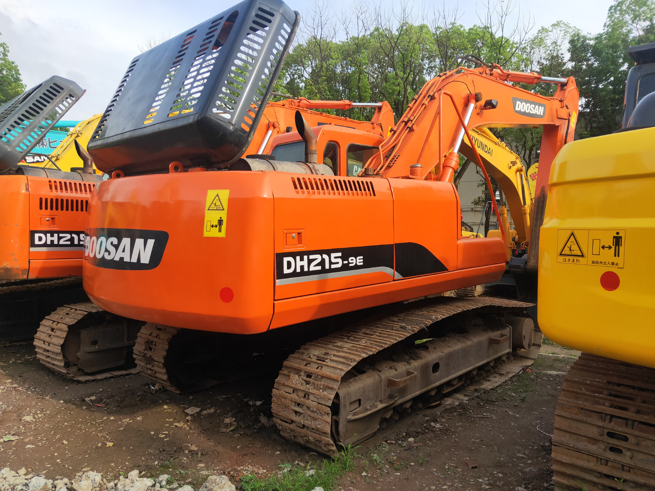 DOOSAN DH215LC-9 - Excavadora de cadenas: foto 1 DOOSAN DH215LC-9 - Excavadora de cadenas: foto 1