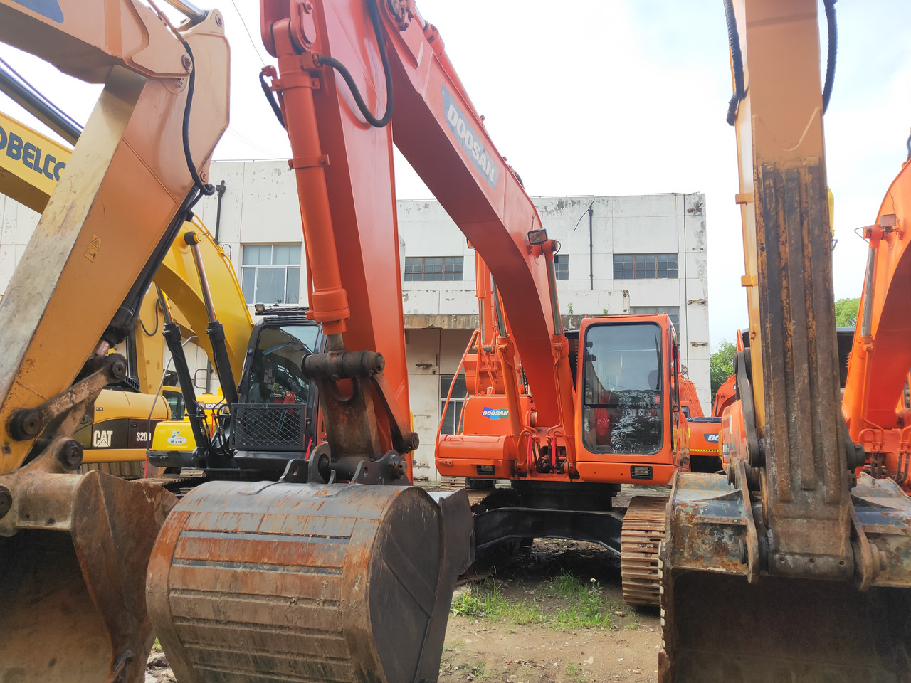 DOOSAN DH215LC-9 - Excavadora de cadenas: foto 5 DOOSAN DH215LC-9 - Excavadora de cadenas: foto 5