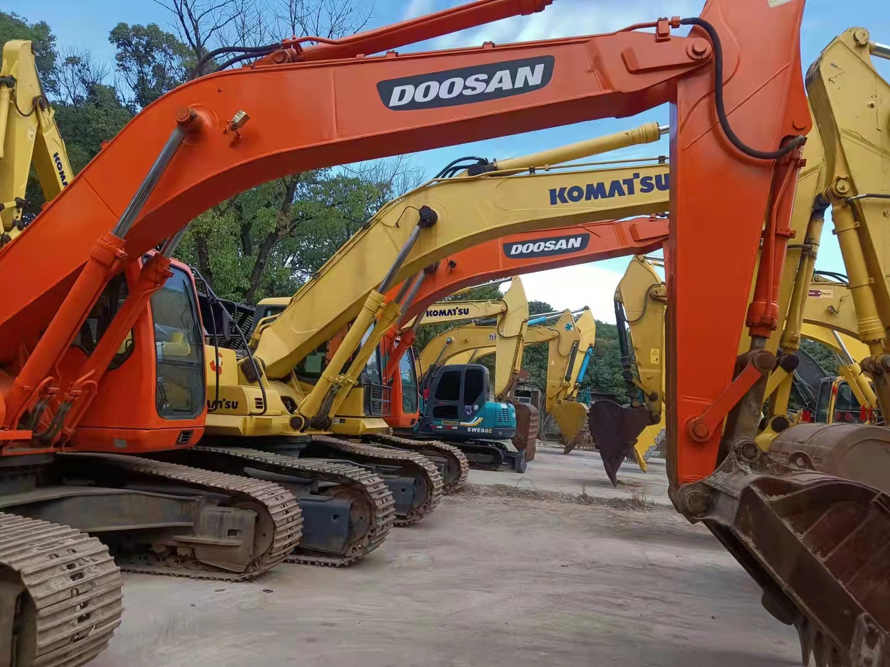 DOOSAN DH300LC-7 - Excavadora de cadenas: foto 2 DOOSAN DH300LC-7 - Excavadora de cadenas: foto 2
