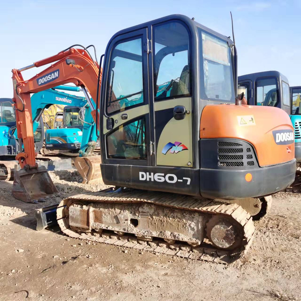 DOOSAN DH60-7 - Excavadora de cadenas: foto 2 DOOSAN DH60-7 - Excavadora de cadenas: foto 2