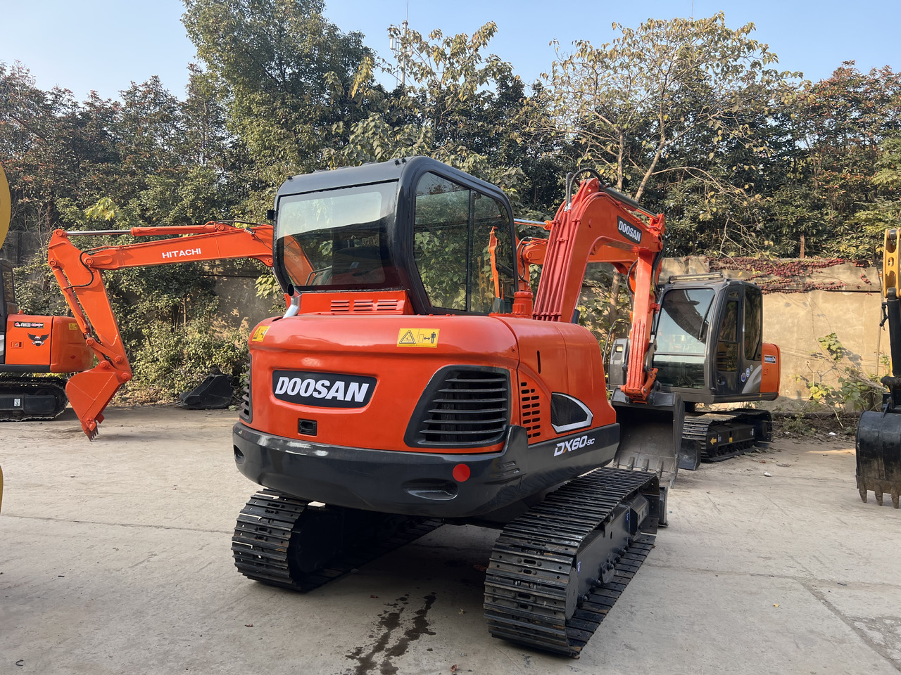 DOOSAN DH60-9C - Excavadora de cadenas: foto 4 DOOSAN DH60-9C - Excavadora de cadenas: foto 4