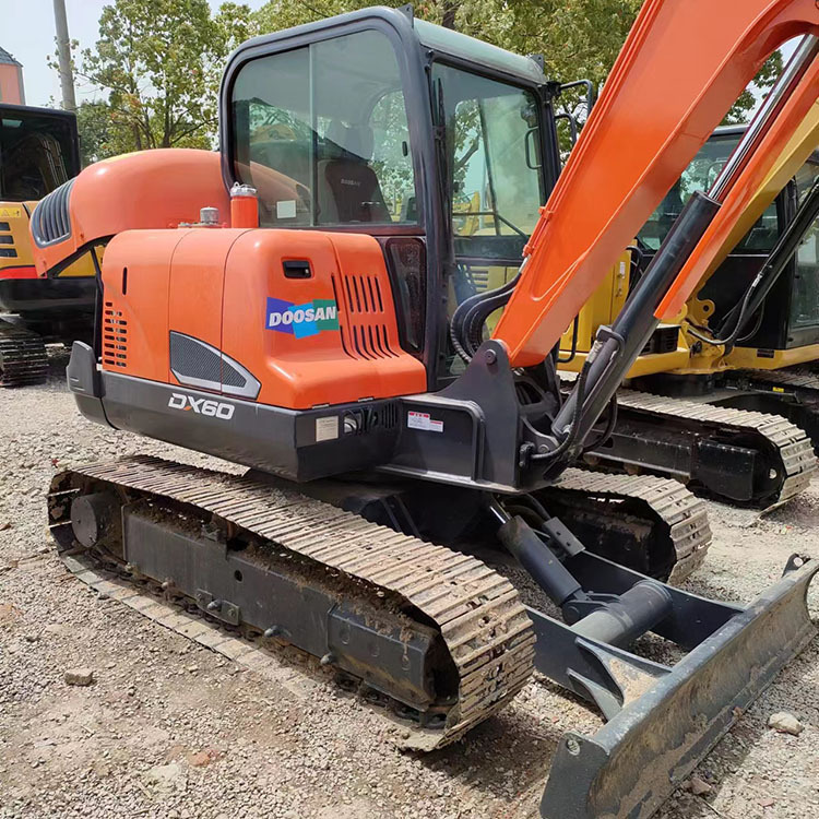 DOOSAN DH60 - Excavadora de cadenas: foto 1 DOOSAN DH60 - Excavadora de cadenas: foto 1