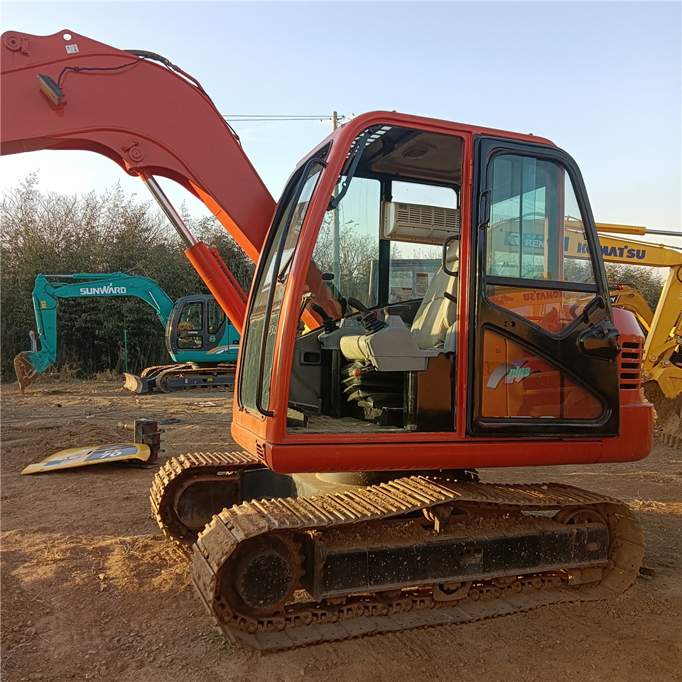 DOOSAN DH70-7 - Excavadora de cadenas: foto 2 DOOSAN DH70-7 - Excavadora de cadenas: foto 2