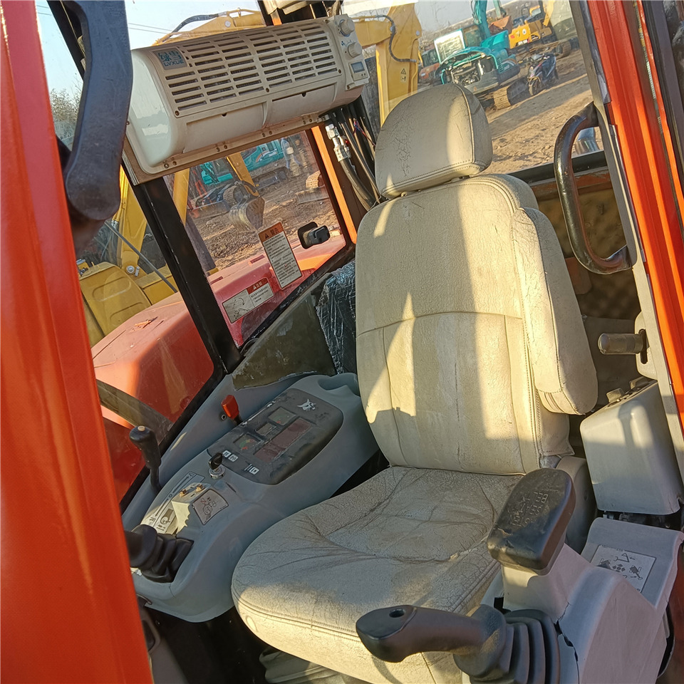 DOOSAN DH70-7 - Excavadora de cadenas: foto 5 DOOSAN DH70-7 - Excavadora de cadenas: foto 5