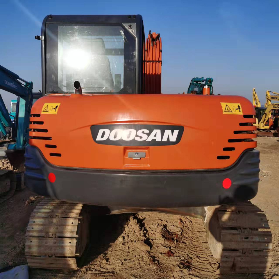 DOOSAN DH80-7 - Excavadora de cadenas: foto 2 DOOSAN DH80-7 - Excavadora de cadenas: foto 2