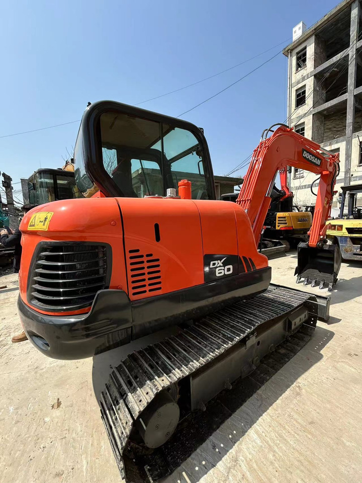 DOOSAN DX60  Mini excavator 6ton - Miniexcavadora: foto 5 DOOSAN DX60  Mini excavator 6ton - Miniexcavadora: foto 5