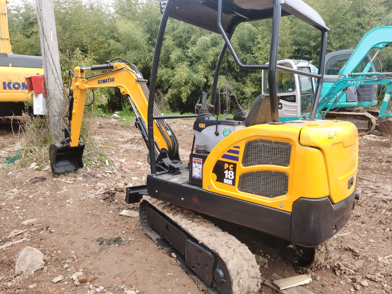KOMATSU PC18MR - Excavadora de cadenas: foto 2 KOMATSU PC18MR - Excavadora de cadenas: foto 2