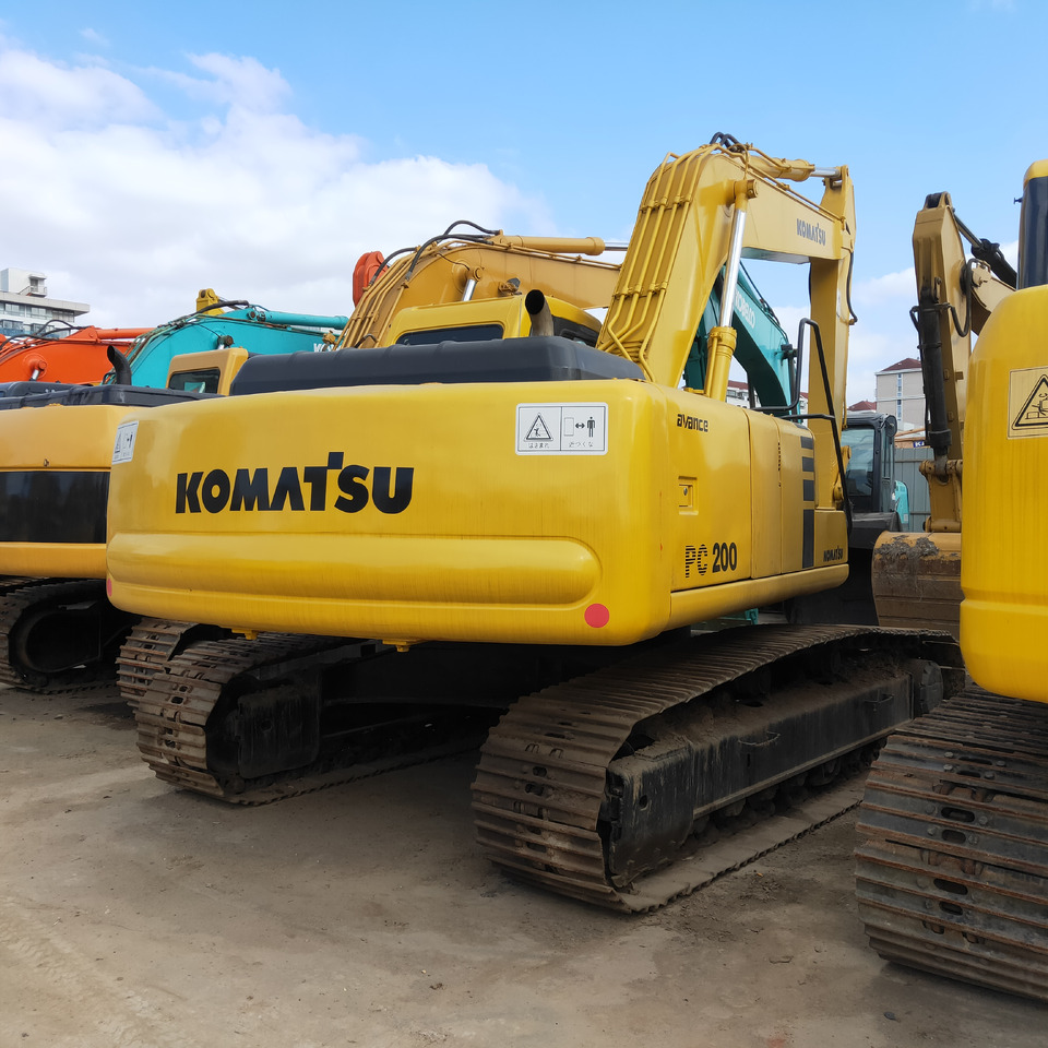 KOMATSU PC200-6 - Excavadora de cadenas: foto 2 KOMATSU PC200-6 - Excavadora de cadenas: foto 2
