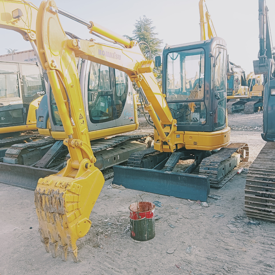 KOMATSU PC35 - Excavadora de cadenas: foto 1 KOMATSU PC35 - Excavadora de cadenas: foto 1