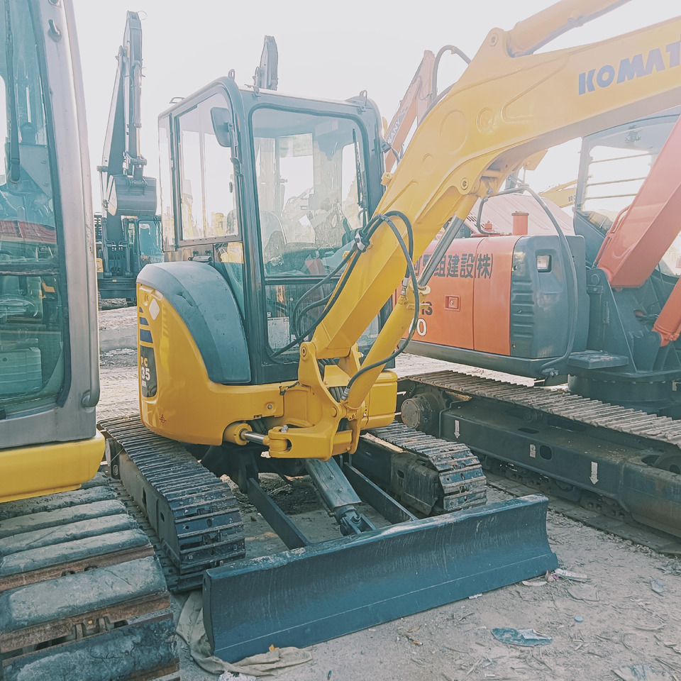 KOMATSU PC35 - Excavadora de cadenas: foto 2 KOMATSU PC35 - Excavadora de cadenas: foto 2