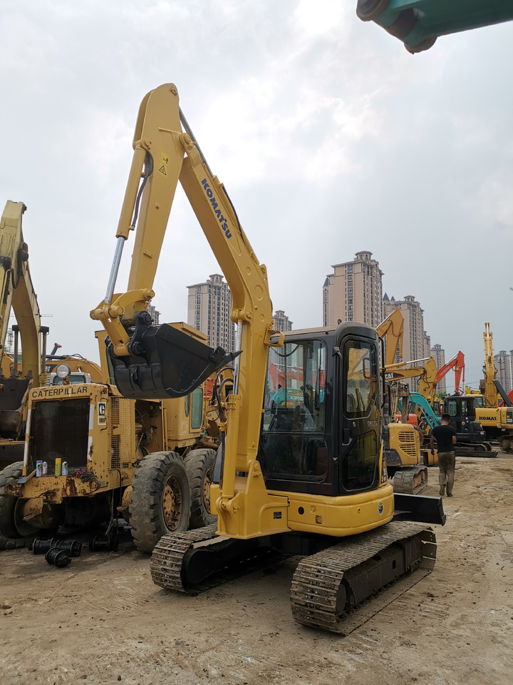 KOMATSU PC35MR - Excavadora de cadenas: foto 2 KOMATSU PC35MR - Excavadora de cadenas: foto 2