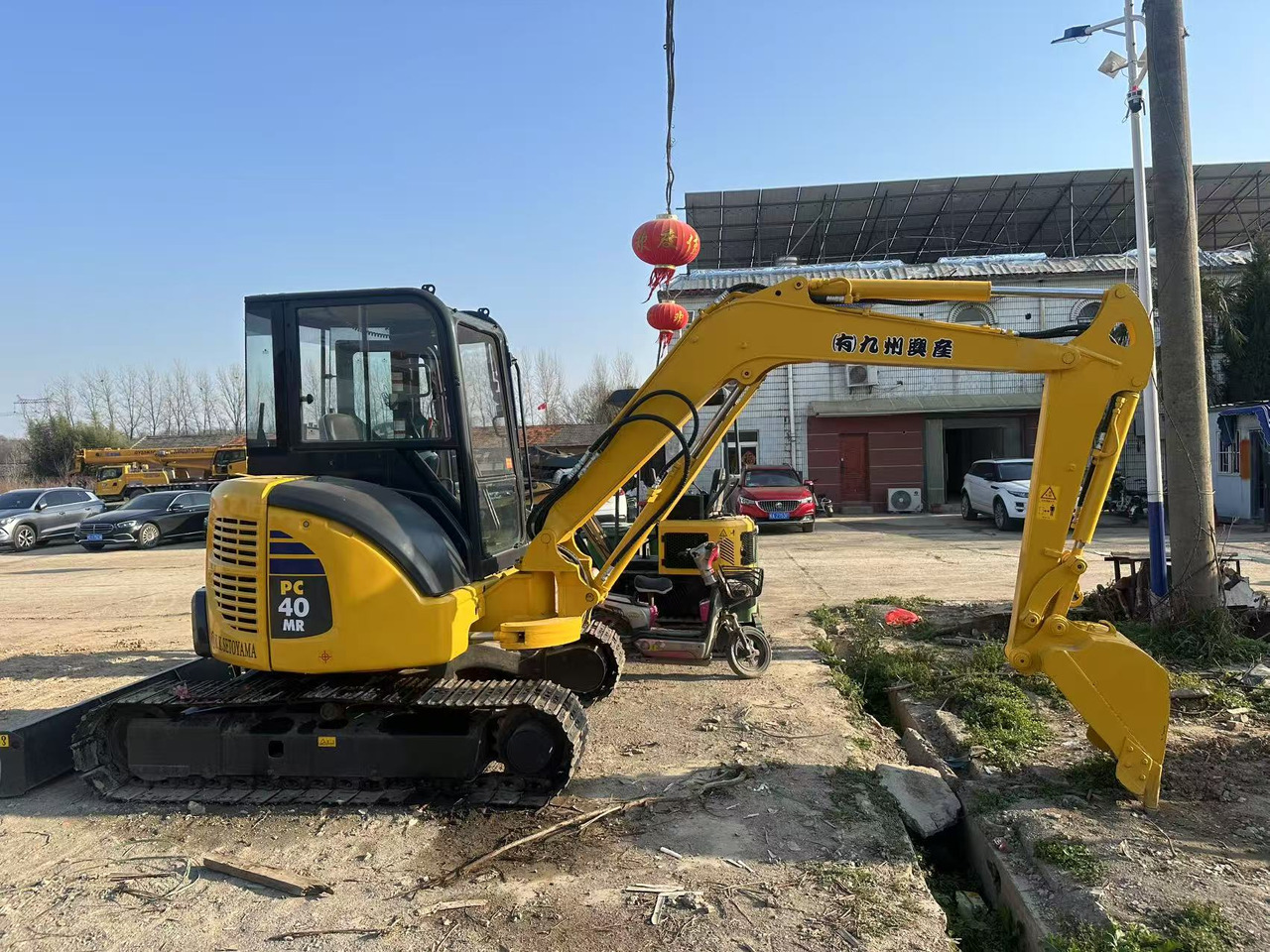 KOMATSU PC40MR - Excavadora de cadenas: foto 1 KOMATSU PC40MR - Excavadora de cadenas: foto 1