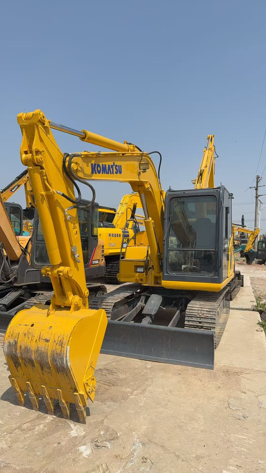 KOMATSU PC60 - Excavadora de cadenas: foto 1 KOMATSU PC60 - Excavadora de cadenas: foto 1