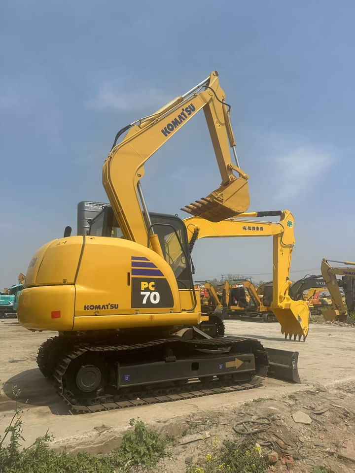 KOMATSU PC70 - Excavadora de cadenas: foto 1 KOMATSU PC70 - Excavadora de cadenas: foto 1