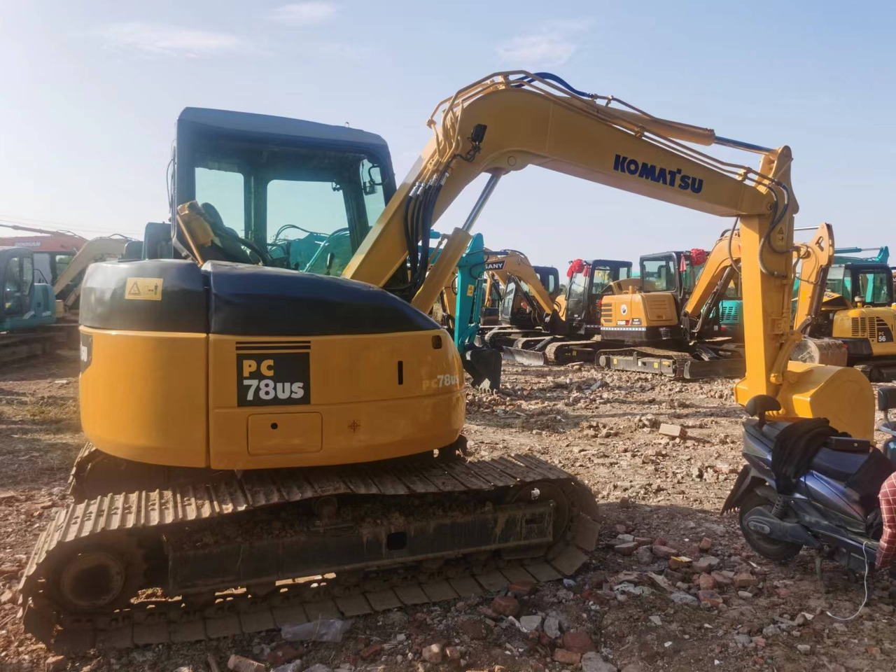 KOMATSU PC78US - Excavadora de cadenas: foto 4 KOMATSU PC78US - Excavadora de cadenas: foto 4