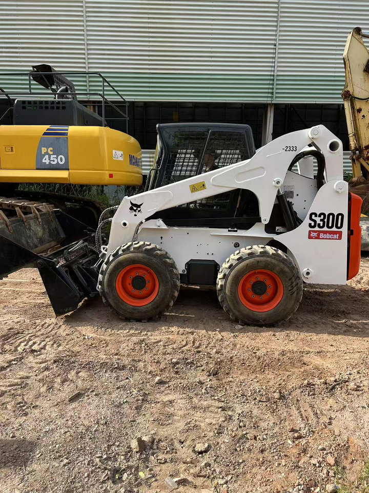 BOBCAT BOBCAT Skid Steer Loader S300 - Maquinaria de construcción: foto 5 BOBCAT BOBCAT Skid Steer Loader S300 - Maquinaria de construcción: foto 5