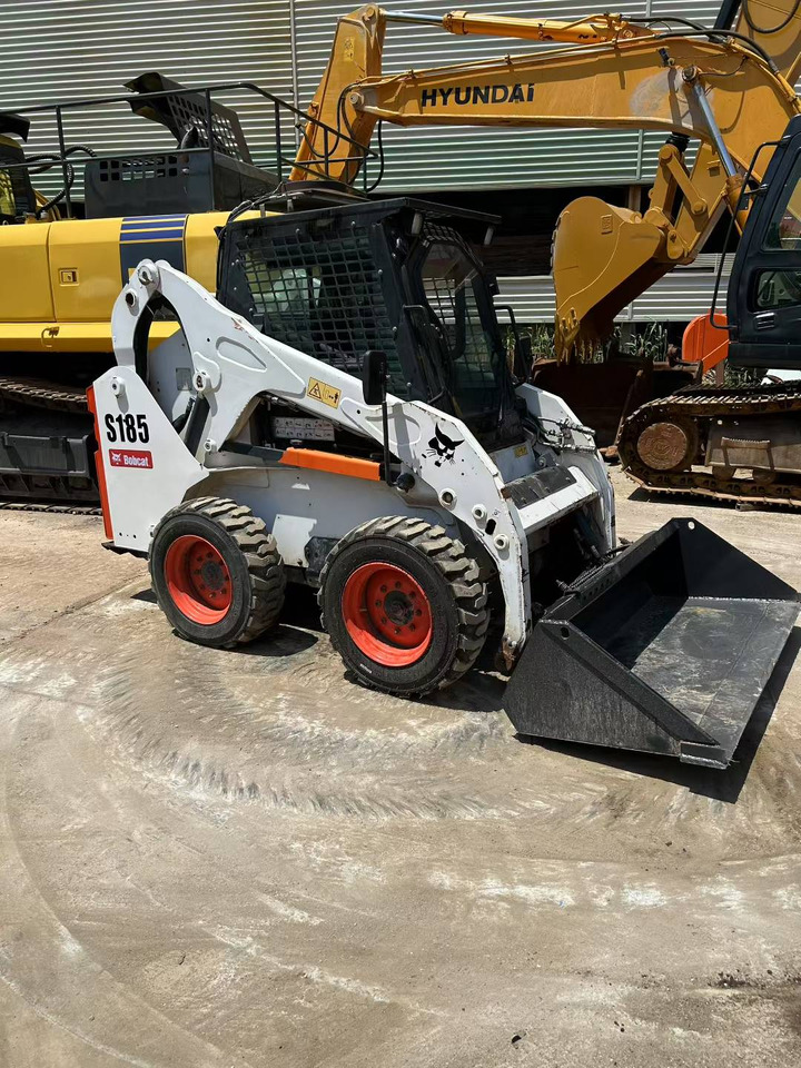 BOBCAT Skid Steer Loader S185 - Maquinaria de construcción: foto 2 BOBCAT Skid Steer Loader S185 - Maquinaria de construcción: foto 2