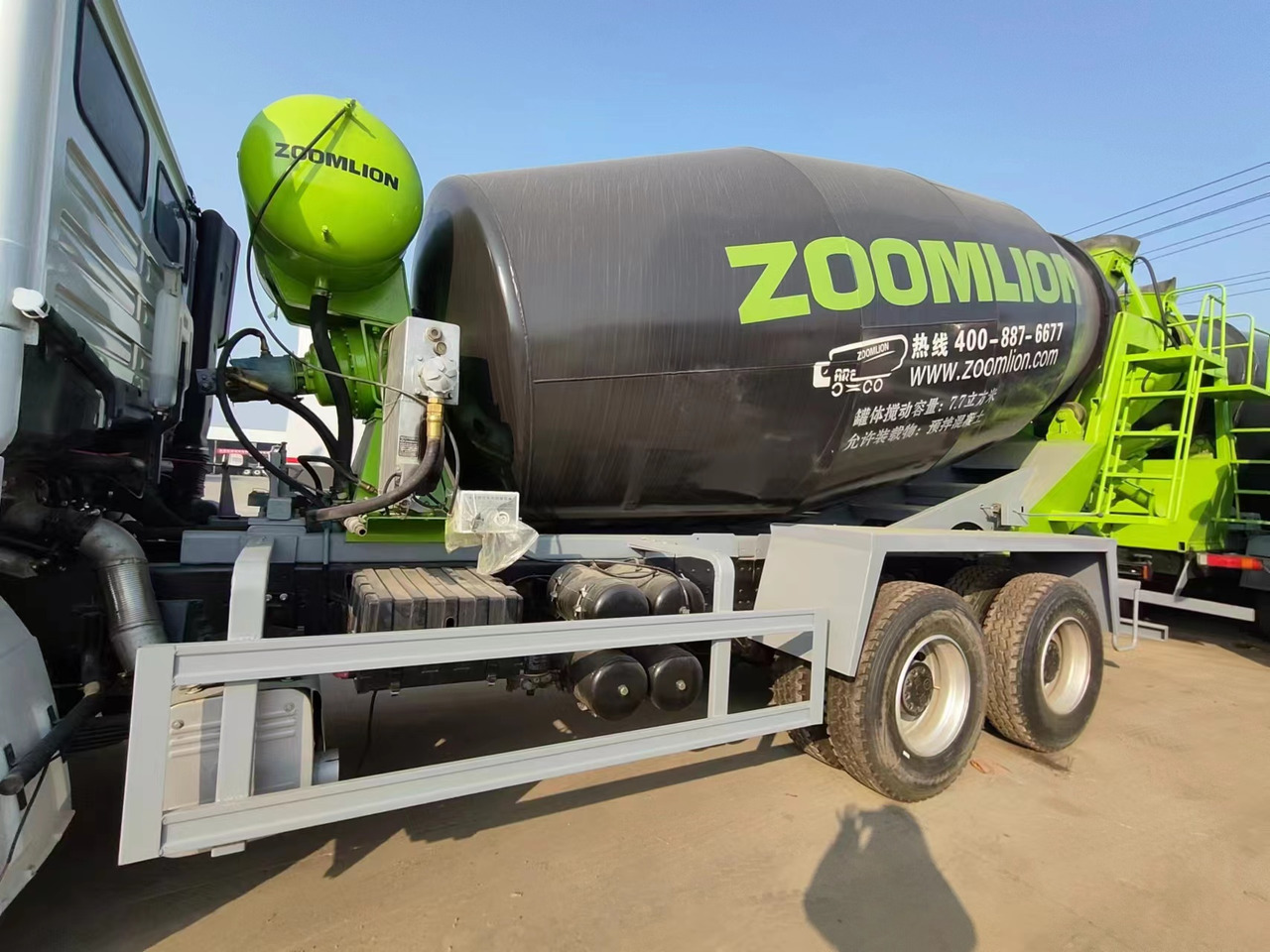 SINOTRUK HOWO 371 CLICK HERE FOR DISCOUNT - Camión hormigonera: foto 3 SINOTRUK HOWO 371 CLICK HERE FOR DISCOUNT - Camión hormigonera: foto 3