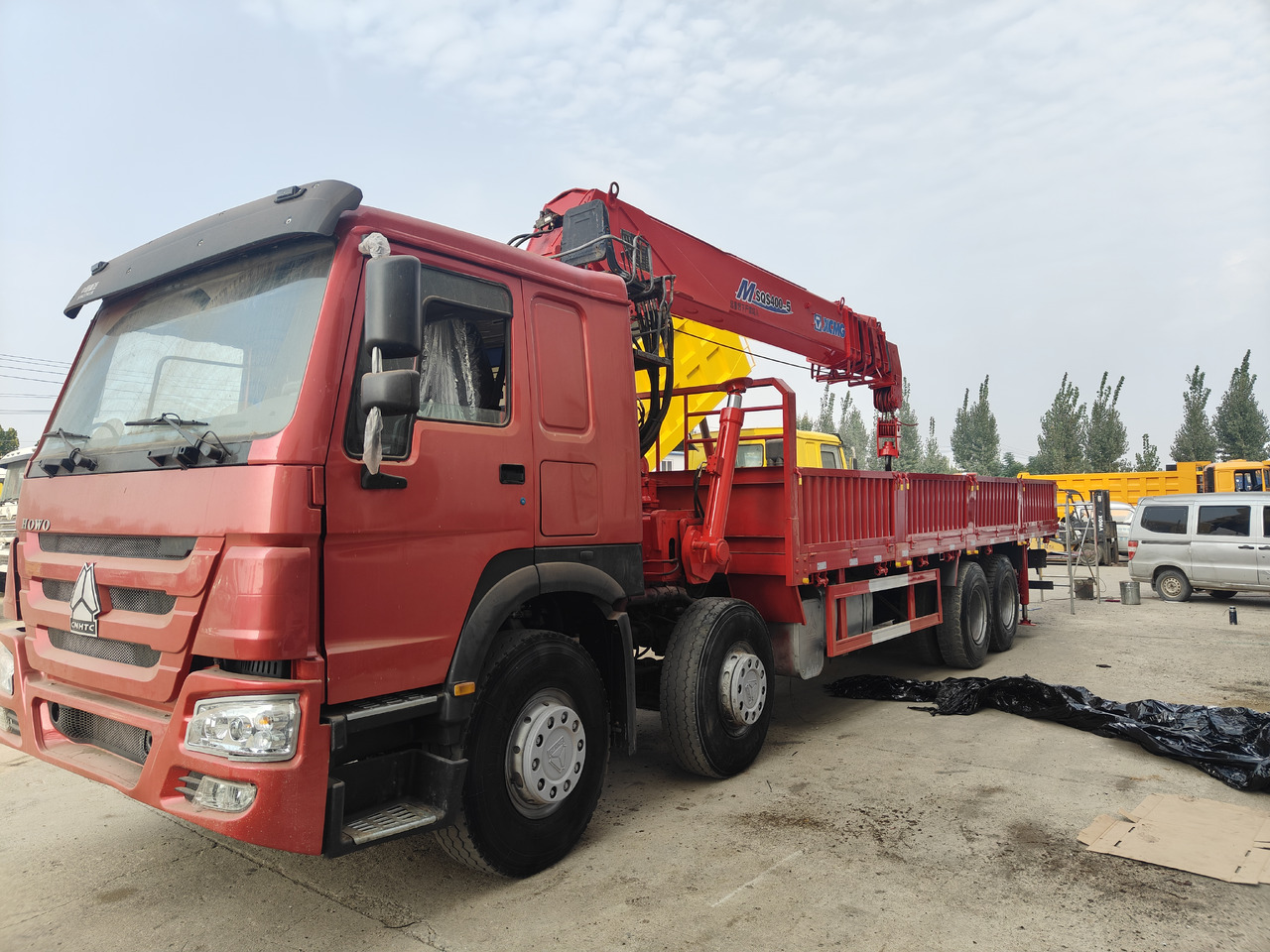SINOTRUK HOWO 8X4 16 TONS CLICK HERE FOR DISCOUNT - Camión grúa: foto 2 SINOTRUK HOWO 8X4 16 TONS CLICK HERE FOR DISCOUNT - Camión grúa: foto 2