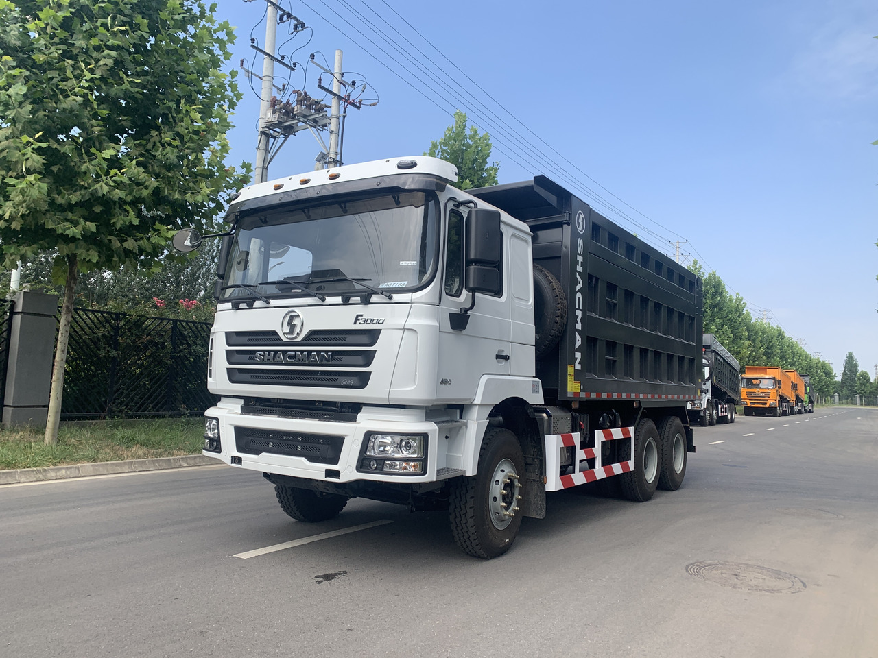Shacman 6*4 Dump Truck New Brand Click for Discount - Camión volquete: foto 1 Shacman 6*4 Dump Truck New Brand Click for Discount - Camión volquete: foto 1