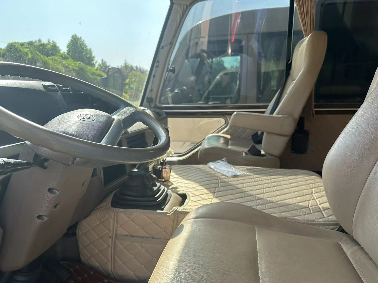 TOYOTA Mini Bus Click Here for Discount - Autocar: foto 5 TOYOTA Mini Bus Click Here for Discount - Autocar: foto 5