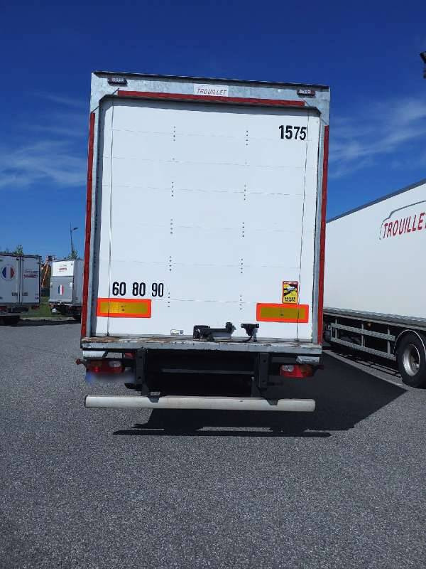 Semi-remorque 3 Essieux SEMI RECONDITONNEE -38 TONNES PORTE RELEVANTE - Semirremolque caja cerrada: foto 4 Semi-remorque 3 Essieux SEMI RECONDITONNEE -38 TONNES PORTE RELEVANTE - Semirremolque caja cerrada: foto 4
