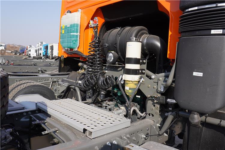 SINOTRUK Howo 371hp 6x4 10 Tires Truck Head for Sale In Jamaica - Cabeza tractora: foto 4 SINOTRUK Howo 371hp 6x4 10 Tires Truck Head for Sale In Jamaica - Cabeza tractora: foto 4