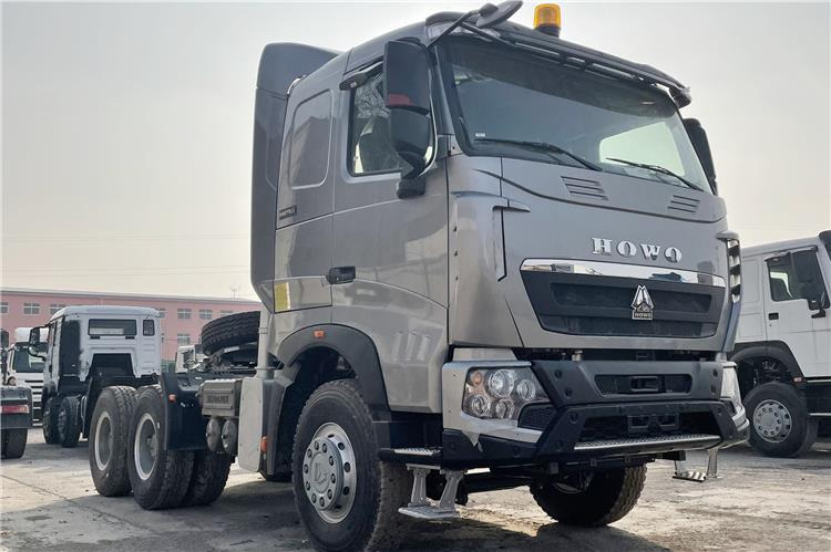 SINOTRUK Howo T7H Truck Head for Sale In Zimbabwe - Cabeza tractora: foto 1 SINOTRUK Howo T7H Truck Head for Sale In Zimbabwe - Cabeza tractora: foto 1