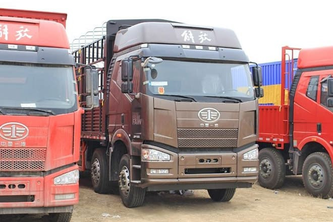 FAW FAW J6P Livestock Truck for Sale in Uganda - Camión transporte de ganado: foto 2 FAW FAW J6P Livestock Truck for Sale in Uganda - Camión transporte de ganado: foto 2
